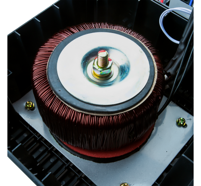 Стабилизатор напряжения LPT-1000RD (700W)