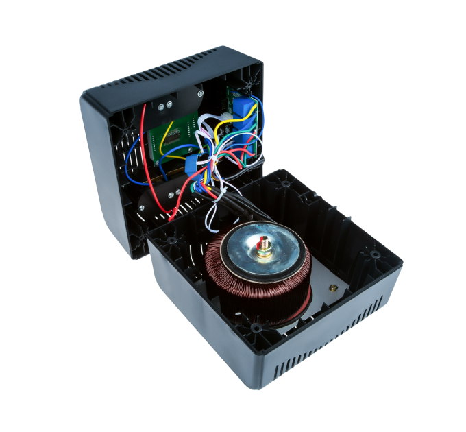 Стабилизатор напряжения LPT-1000RD (700W)