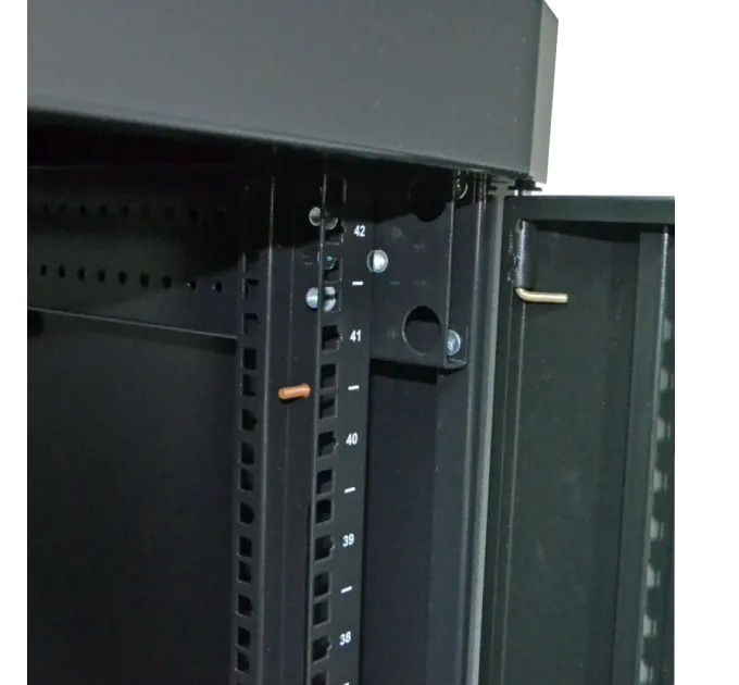 CMS (UA-MGSE33610MPB) 19" 33U 610х1055 Шкаф