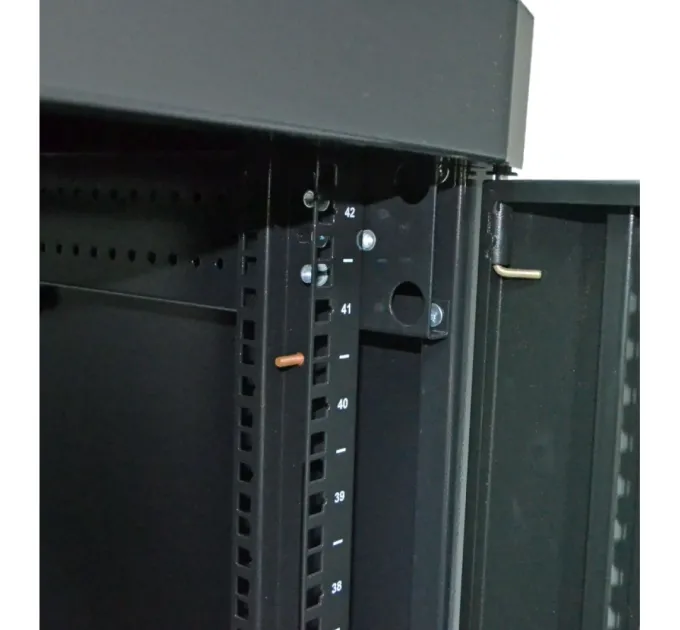 UA-MGSE4268MPB Шкаф 19" 42U, 610х865 мм (Ш*Г), усиленный, перфорированная дверь (66%), черный